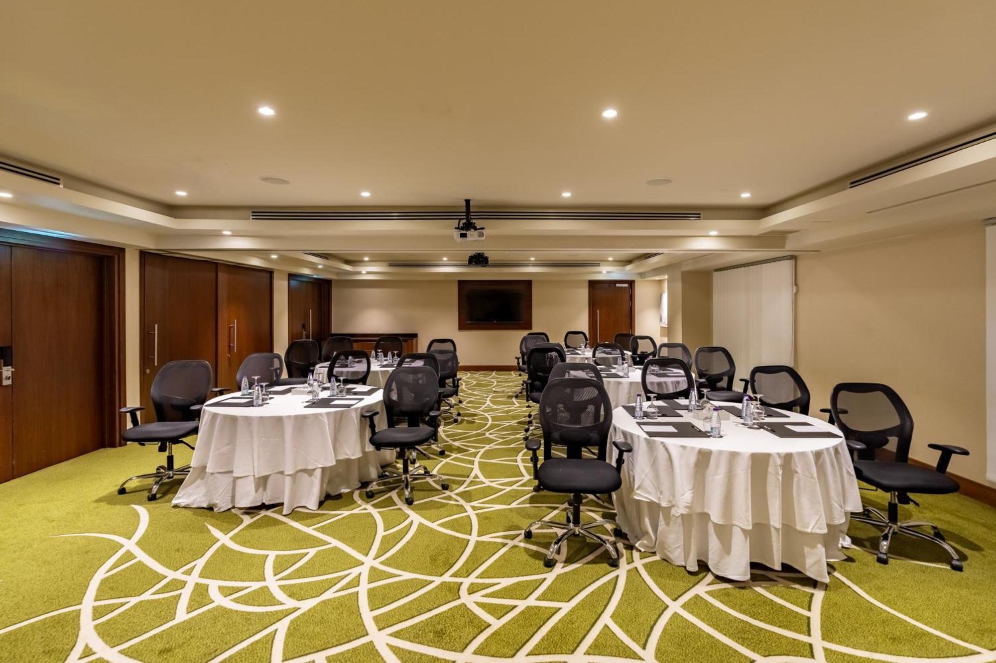 Courtyard By Marriott Riyadh Olaya Eksteriør billede